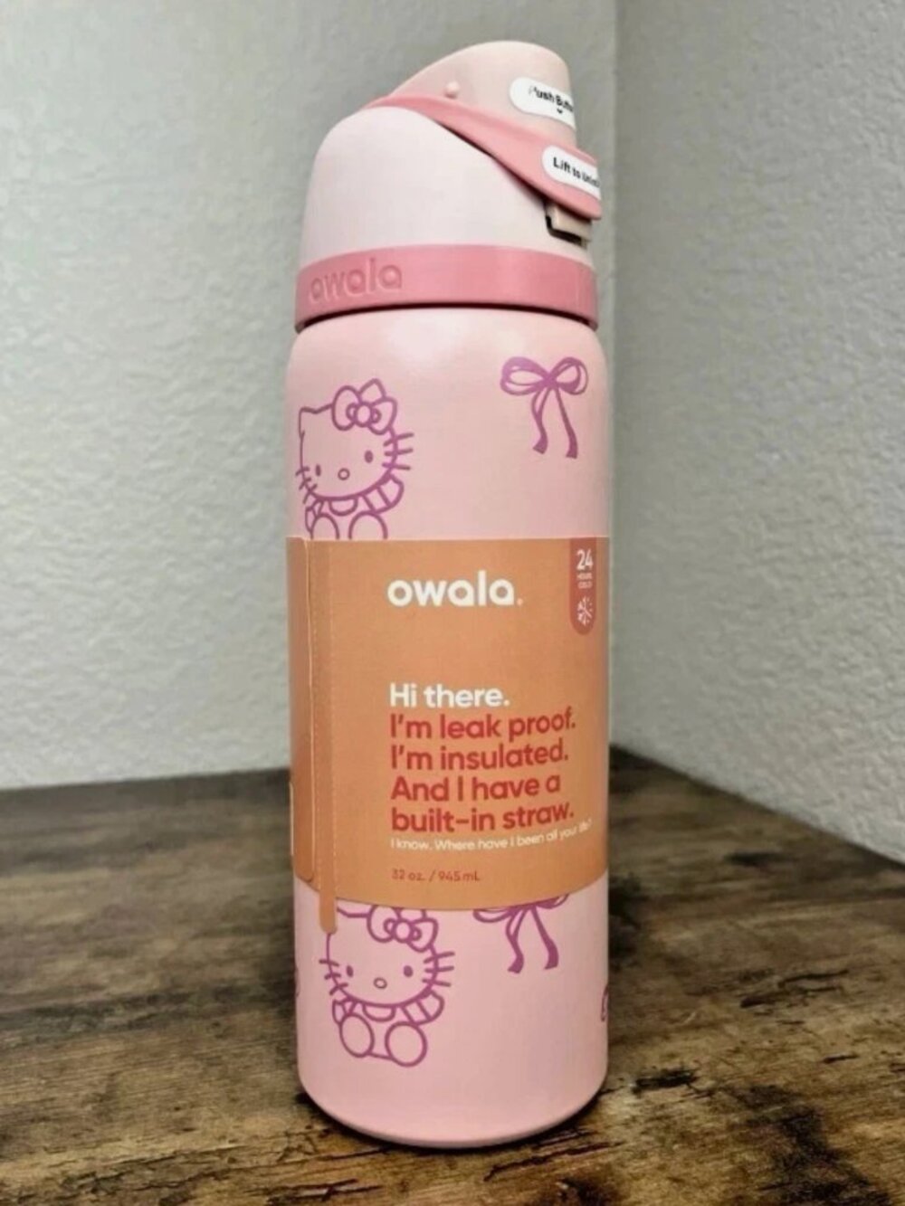 Owala FreeSip 32 oz Hello Kitty Limited Edition